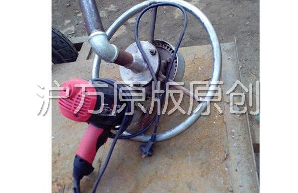 小型鉆孔機